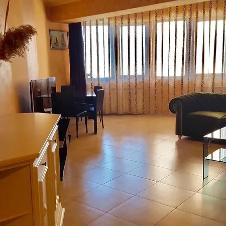 & Clubs Mamaia Apartman *